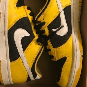 black & yellow nikes